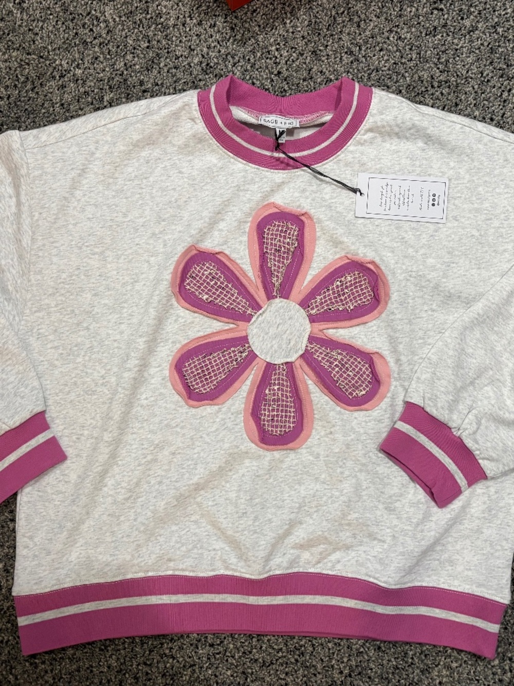 Women’s sage and fig flower sweatshirt nwt medium